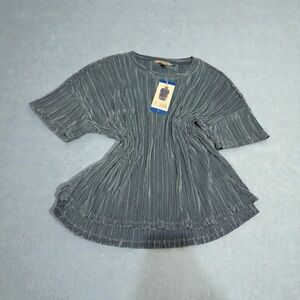 Elegant Gray Pleated Short Sleeve Top